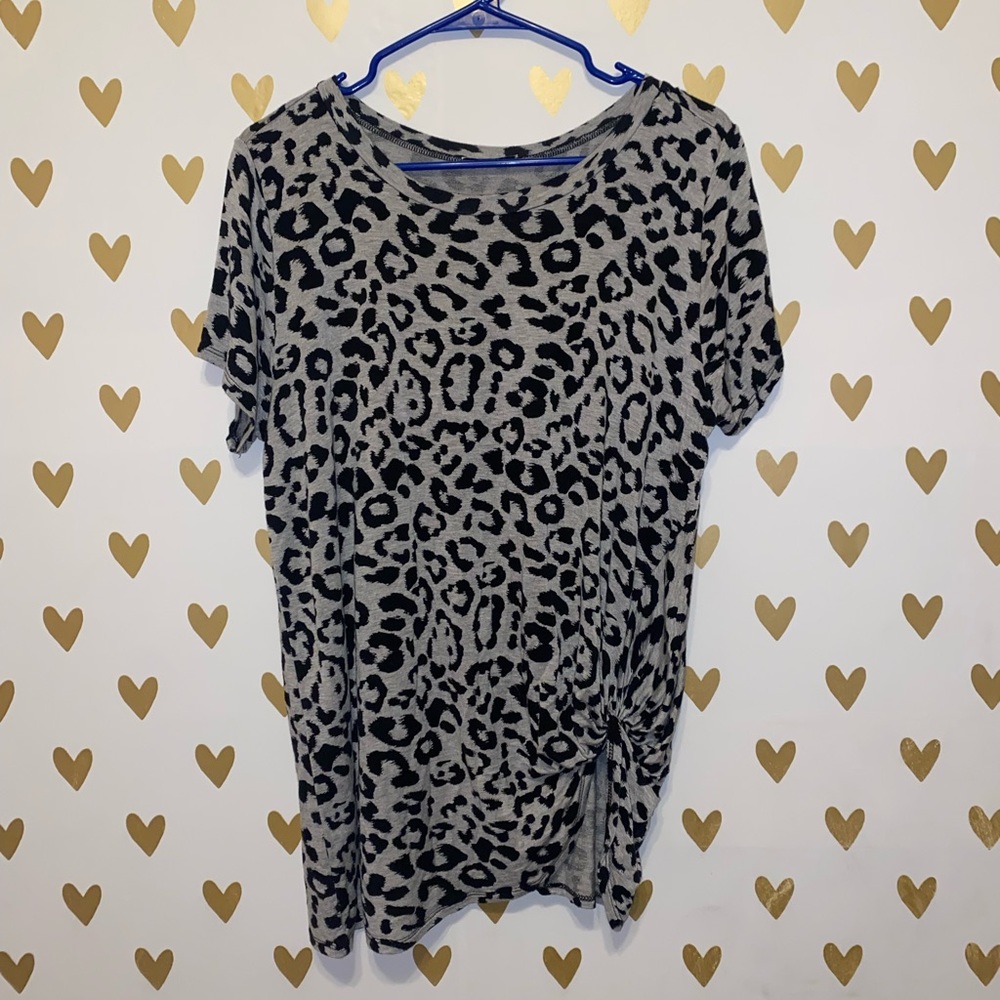 Leopard twist front tee
